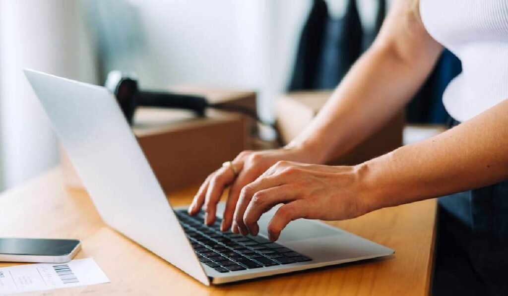 What are cross-border payments? How B2B businesses can use Payoneer for global transactions